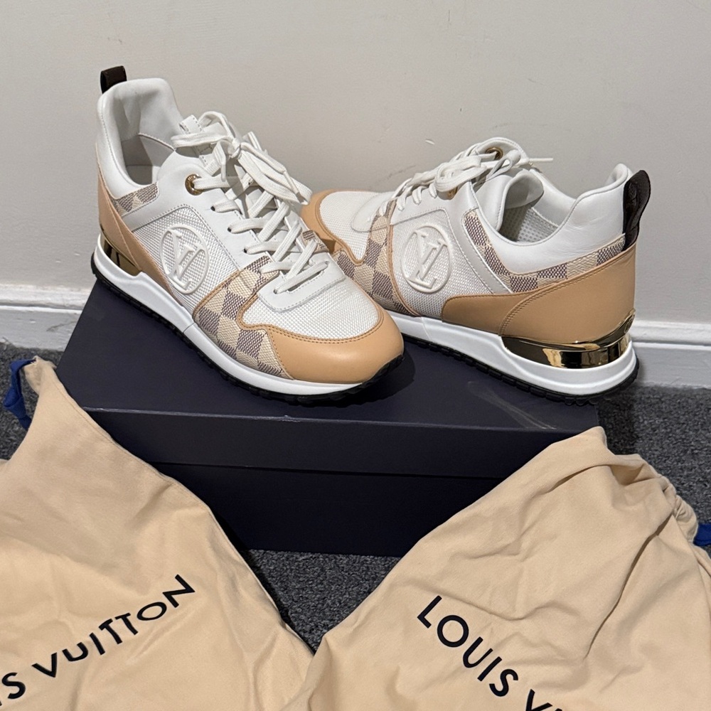 Louis Vuitton Calfskin Damier Azur Run Away Sneakers 39 White/Beige